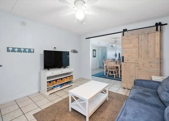 Сasa de vacaciones Beautiful 2 Bedroom Just Steps From The Beach!