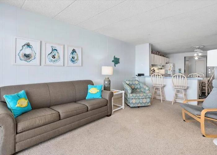 Beautiful 2 Bedroom Just Steps From The Beach! Ocean City