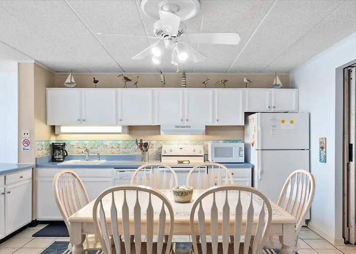 Beautiful 2 Bedroom Just Steps From The Beach!