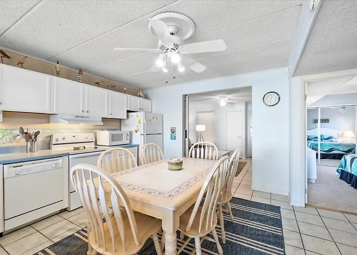Beautiful 2 Bedroom Just Steps From The Beach! * Ocean City