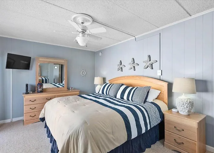 Beautiful 2 Bedroom Just Steps From The Beach!
