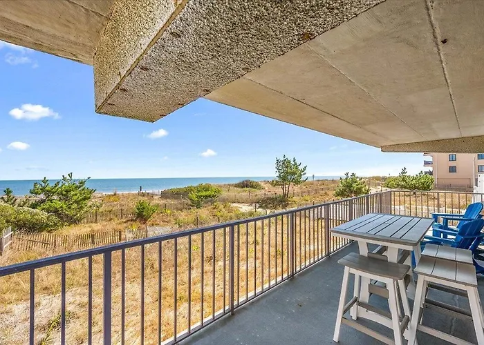 Beautiful 2 Bedroom Just Steps From The Beach! Сasa de vacaciones