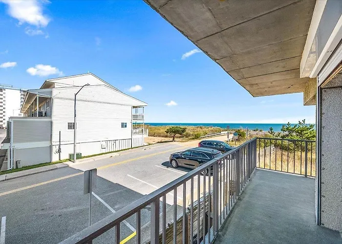 Beautiful 2 Bedroom Just Steps From The Beach! Сasa de vacaciones *