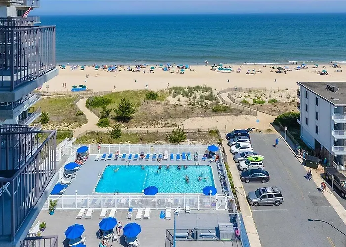 Beautiful 2 Bedroom Just Steps From The Beach!